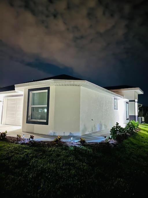 White House 1 Lehigh Acres Exterior foto